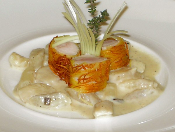 Kaninchenrücken im Kartoffelmantel