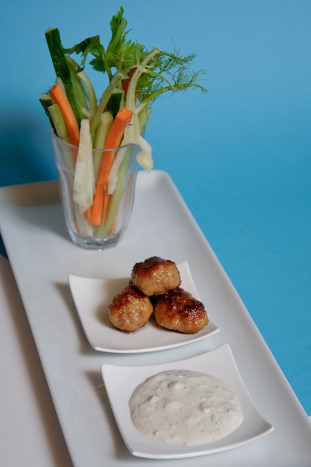 MAAGisches „Fleischchügeli“ mit Sauerrahmdipp